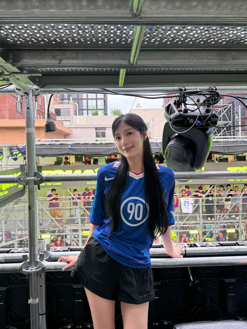 “우리의 게임이 시작된다”…오하영, 자유와 설렘→풋볼 필드 한가운데서 인증 / 걸그룹 에이핑크 오하영 인스타그램