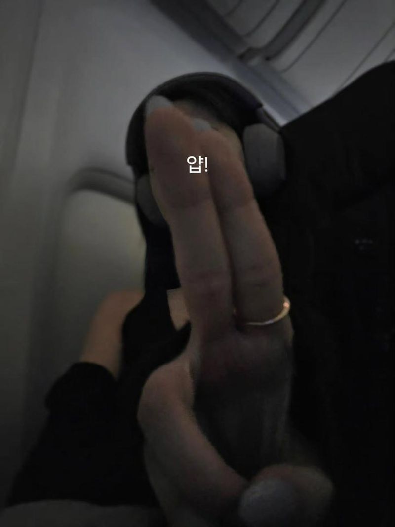 “조용한 비행 속 가벼운 장난”…홍은채, 신비로움 가득→여름밤 무드 / 걸그룹 르세라핌 홍은채 인스타그램