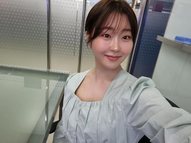 “담담한 시선 머문 오늘”…서혜원, 한낮 여유→청아한 셀카 / 배우 서혜원 인스타그램