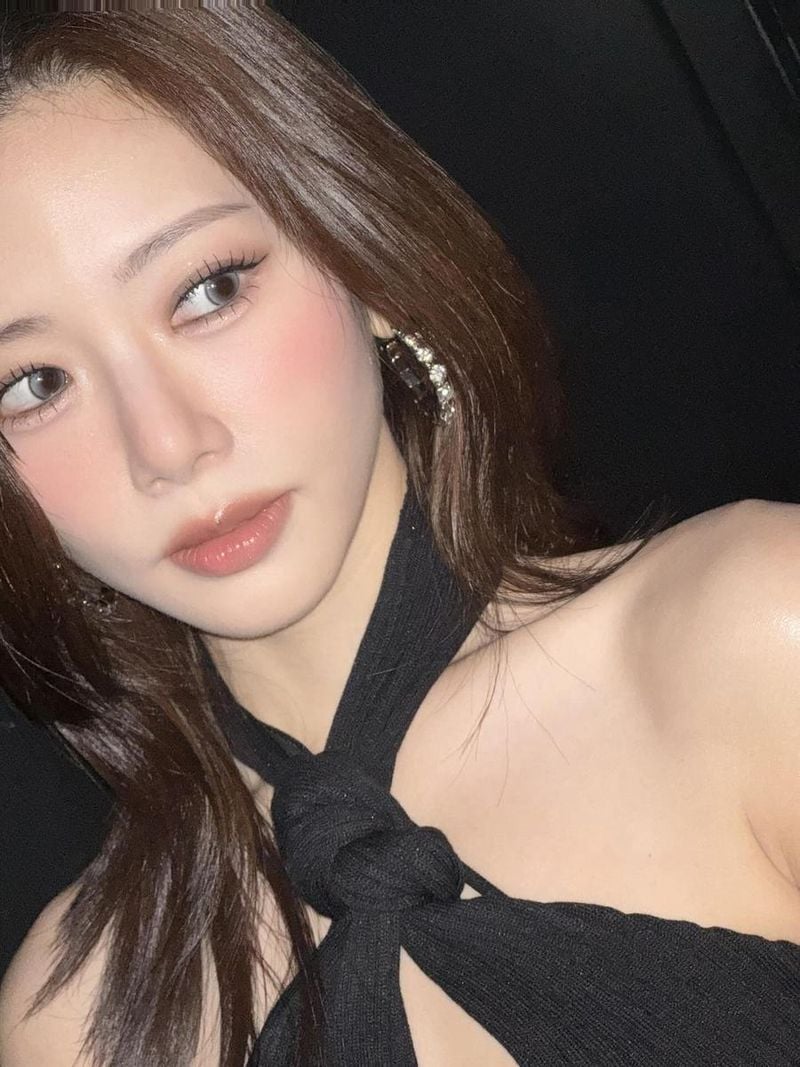 “UAU”…지유, 깊은 시선 속 여름밤→강렬한 시선 집중 / 걸그룹 드림캐쳐 지유 인스타그램