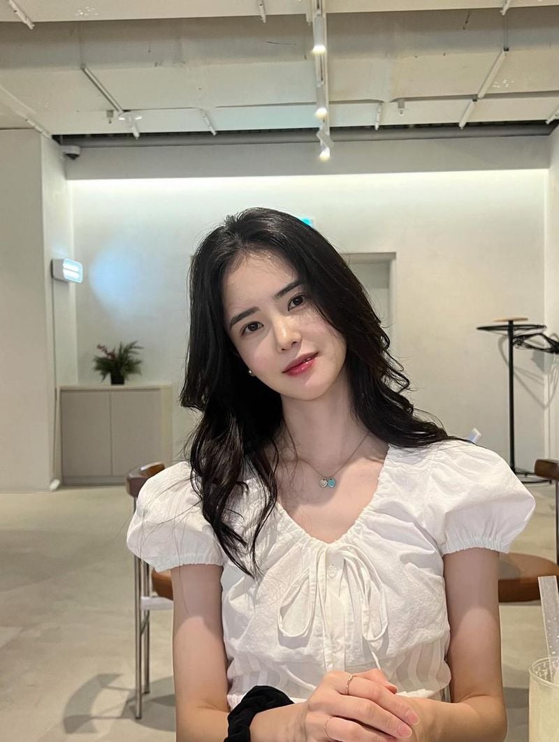 “8월의 오후, 청량함으로 물들다”…박리원, 여름 햇살 한가운데→순수미 가득 셀카 / 배우 박리원 인스타그램