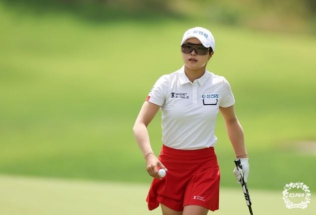 “버디 9개 폭발”…고지원, 오로라월드 챔피언십 3R 단독 선두 / 연합뉴스
