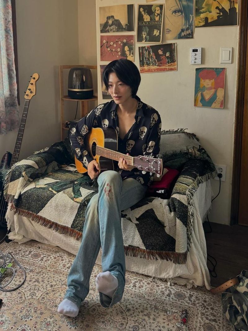 “기타와 함께한 느슨한 오후”…최현준, 깊어진 여름 감성→청춘의 한 장면 / 데블스 플랜 데스룸 출연자 모델 최현준 인스타그램