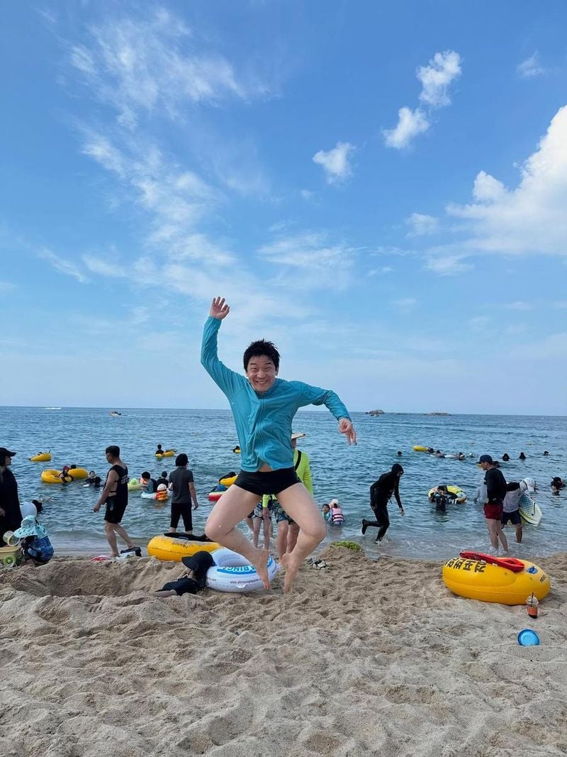 “여름이었다”…한경록, 시원한 점프→바다 앞 해방감 / 그룹 크라잉넛 한경록 인스타그램