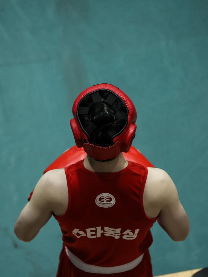 “Gaepo-dong BIVOL”…장동윤, 도전 앞의 긴장→붉은 링 위 압도 / 배우 장동윤 인스타그램