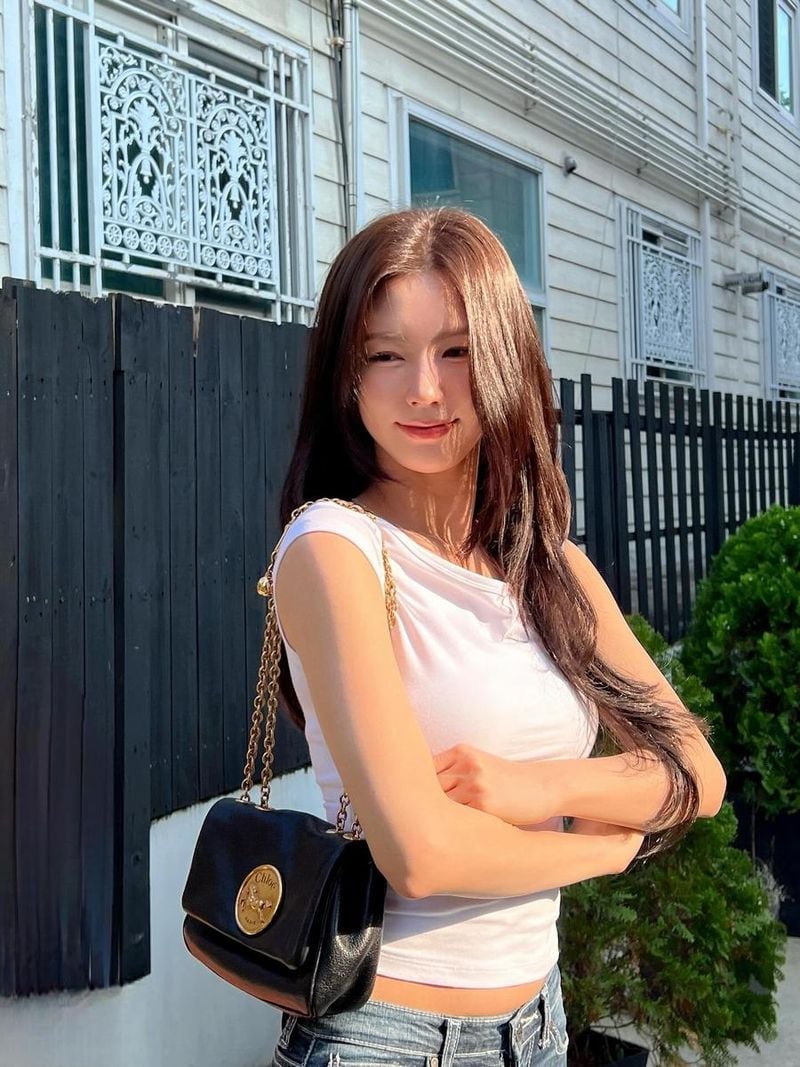 “한낮의 빛이 머문 순간”…미연, 싱그러운 여름→청초 매력 발산 / 걸그룹 아이들 미연 인스타그램