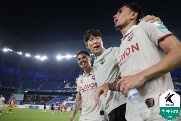 “멀티골 싸박 앞세워 4연승 질주”…수원FC, 울산 3-2 역전승 상승세 / 연합뉴스