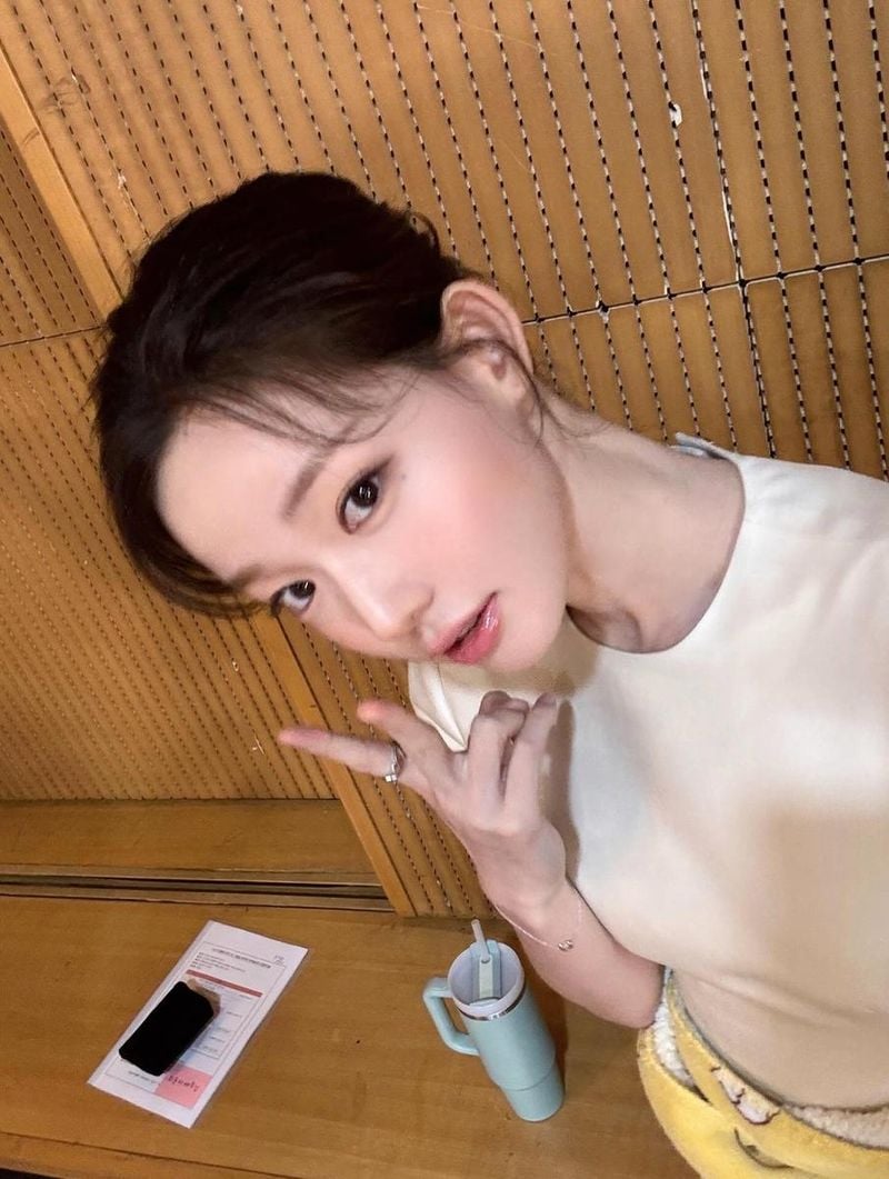 “첫,사랑을 위해”…최윤지, 투명한 시선→청초 미소로 감성 압도 / 배우 최윤지 인스타그램