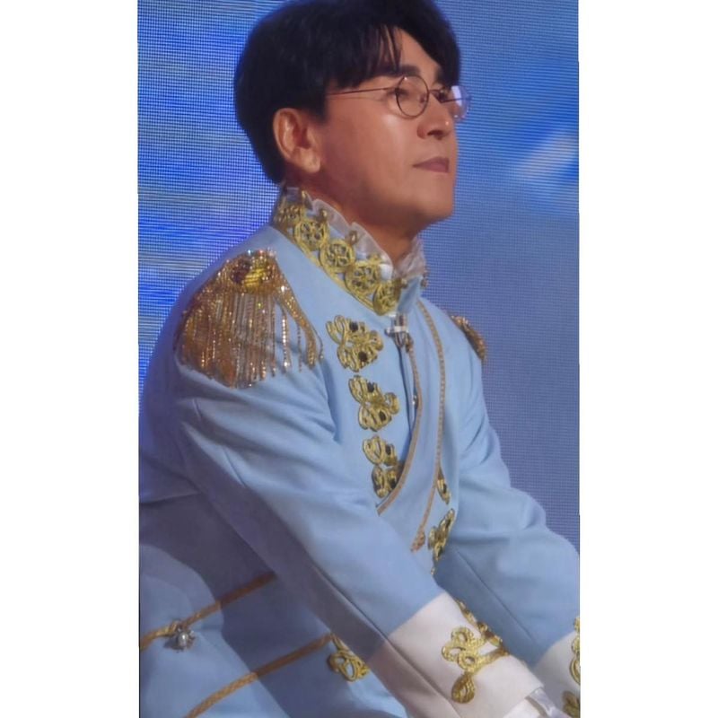 “황제된 기분, 괜찮네”…조항조, 무대 위 찬란함→왕자 같은 변신 / 가수 조항조 인스타그램