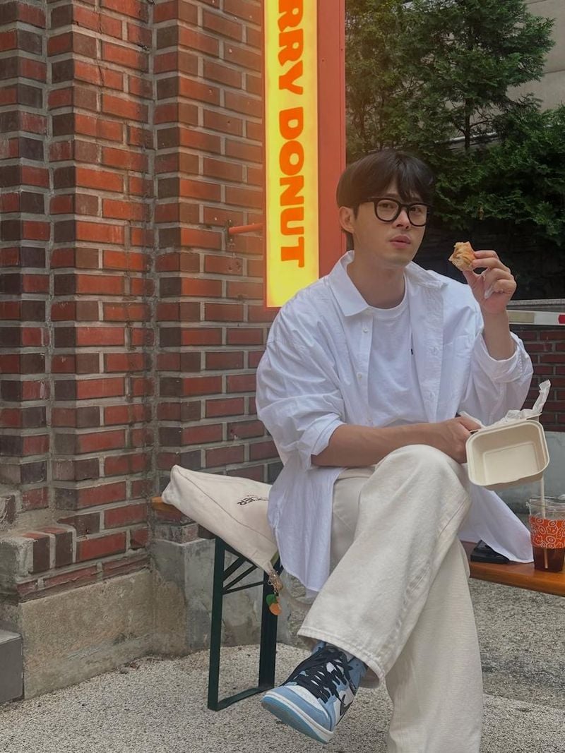 “햇살에 스며든 순간”…정재광, 여름 오후→잔잔한 휴식의 여운 / 배우 정재광 인스타그램