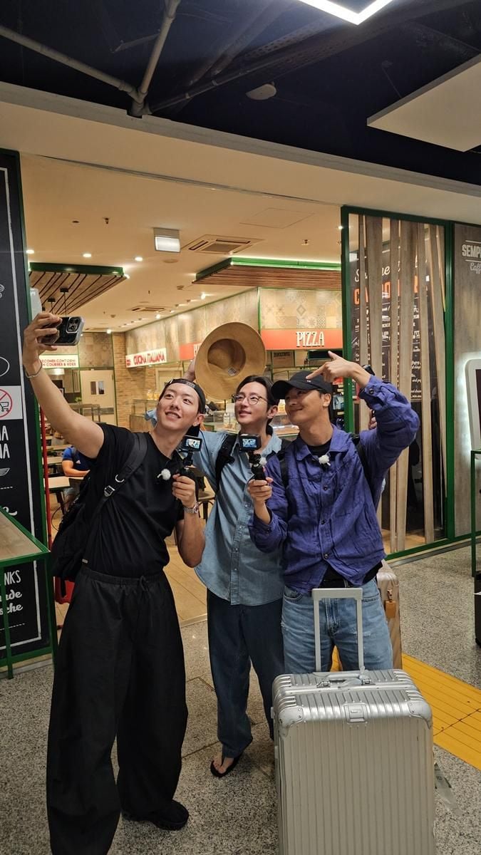 “권율·연우진·이정신, 14시간 비행에도 폭발한 에너지”→‘뚜벅이 맛총사’ 이탈리아 입성 현장 공개 / 채널S,SK브로드밴드