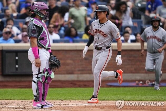 “센가 상대로 2루타 작렬”…이정후, 멀티히트로 시즌 99안타 / 연합뉴스