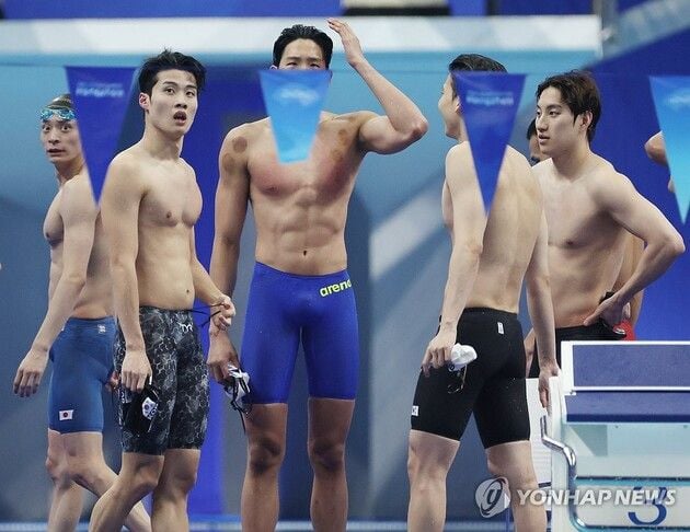 “예선 8위 결승 진출”…황선우 포함 혼계영팀, 세계선수권 첫 쾌거 / 연합뉴스