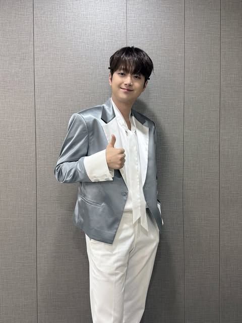 '믿고 보고 믿고 듣는 라이브의 장인' 트롯거성 이찬원, '열린음악회' 본방사수 독려→기대만발