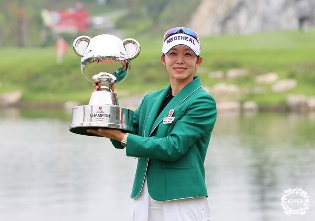 “3라운드 샷 이글 결정적”…배소현, 오로라월드 챔피언십 19언더 통산 4승 / 연합뉴스
