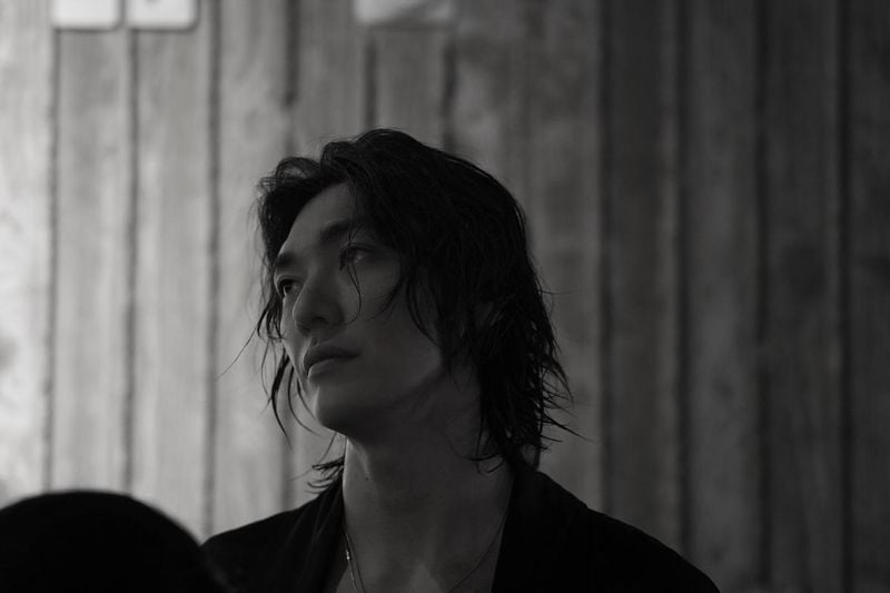 “젖은 머리의 깊은 시선”…김영광, 고요한 여름밤→몽환적 존재감 / 배우 김영광 인스타그램