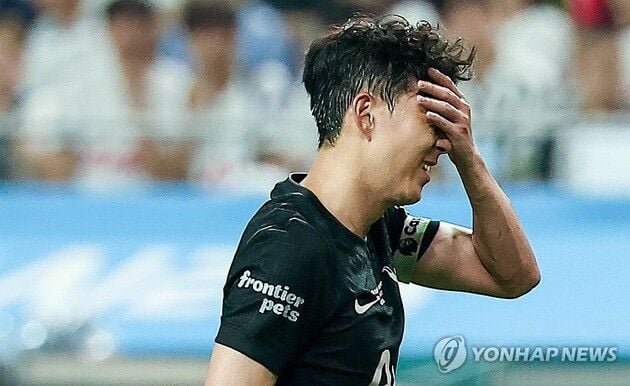 “눈물의 작별”…손흥민, 토트넘 마지막 경기 1-1 무승부 / 연합뉴스