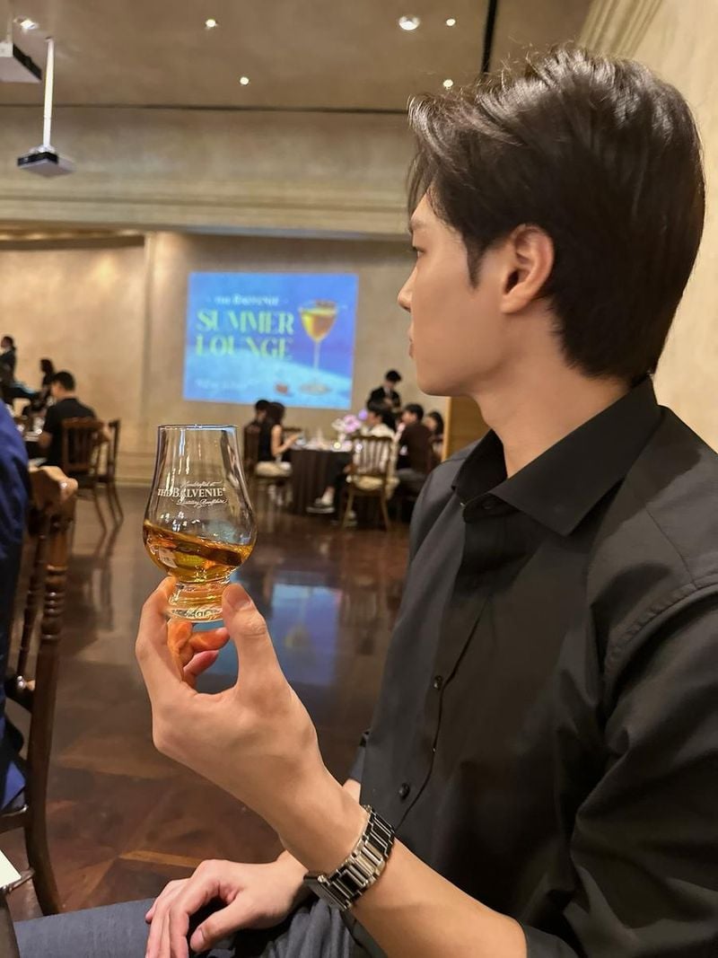 “발베니 덕분에 쾌유 완료”…이상윤, 여름의 여운→깊은 미소 담은 순간 / 하트페어링 출연자 모델 이상윤 인스타그램