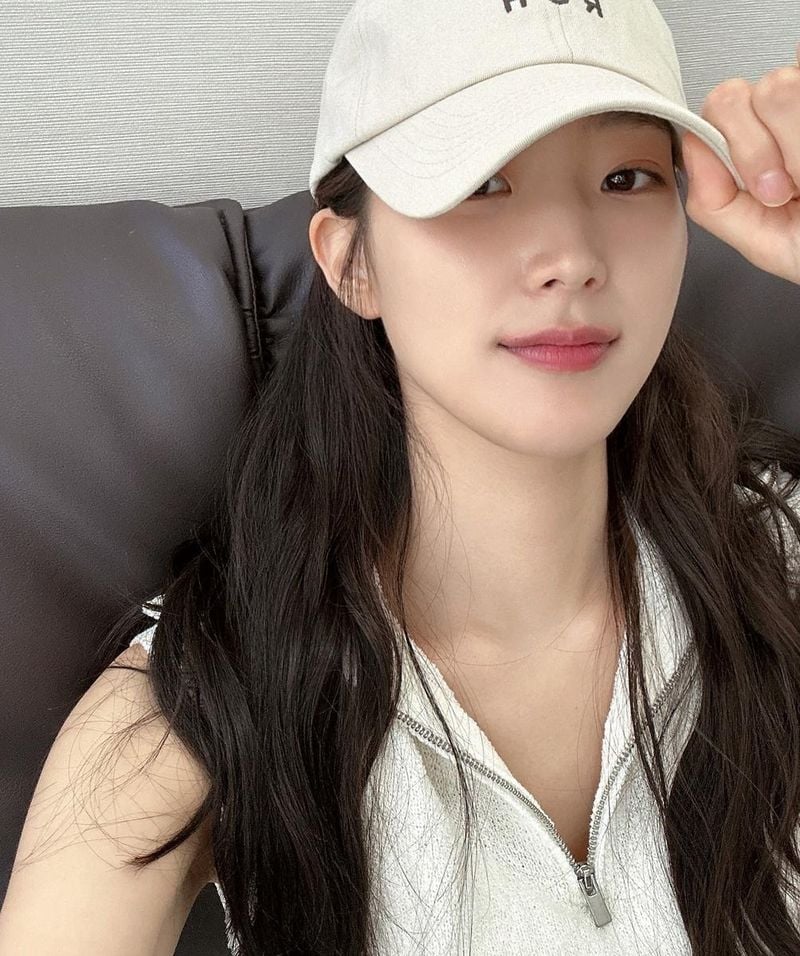 “은근한 여유와 미소”…주시은, 자연스런 순수→여름 셀카 감도 / 아나운서 주시은 인스타그램