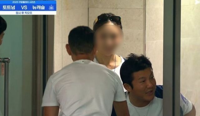 쿠팡플레이 화면 캡처