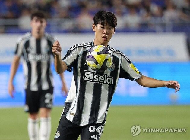 “드리블 돌파·몸싸움 인상”…박승수, 뉴캐슬 쇼케이스서 EPL 데뷔 기대감 높여 / 연합뉴스