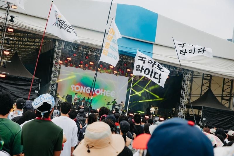 “송소희, 경계를 뛰어넘다”…‘2025 인천펜타포트 락 페스티벌’ 속 압도적 무대→차세대 프론티어 존재감 / 매직스트로베리사운드