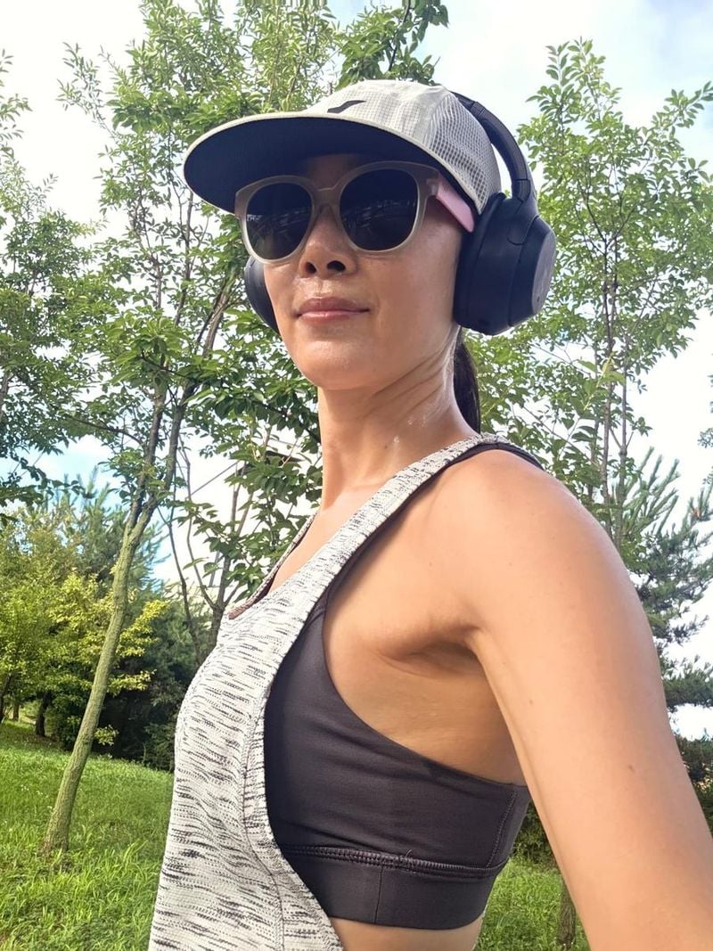 “싱그러운 아침 공기 속에서 힘을”…문정희, 여름 산책→운동 루틴의 일상 / 배우 문정희 인스타그램