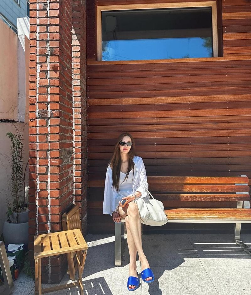 “햇살에 잠시 멈췄죠”…김다솜, 여름 오후→고요한 순간의 표정 / 배우 김다솜 인스타그램