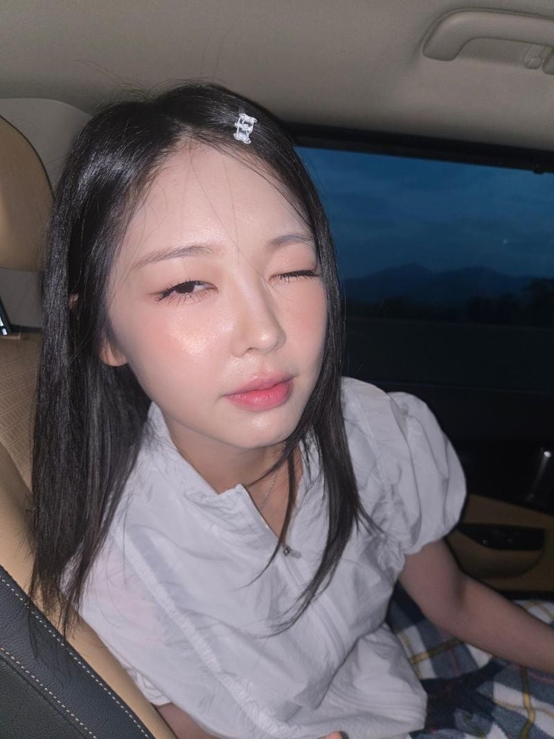 “윙크에 담긴 오후의 설렘”…미노이, 여름 저녁→청춘 감성 폭발 / 가수 미노이 인스타그램