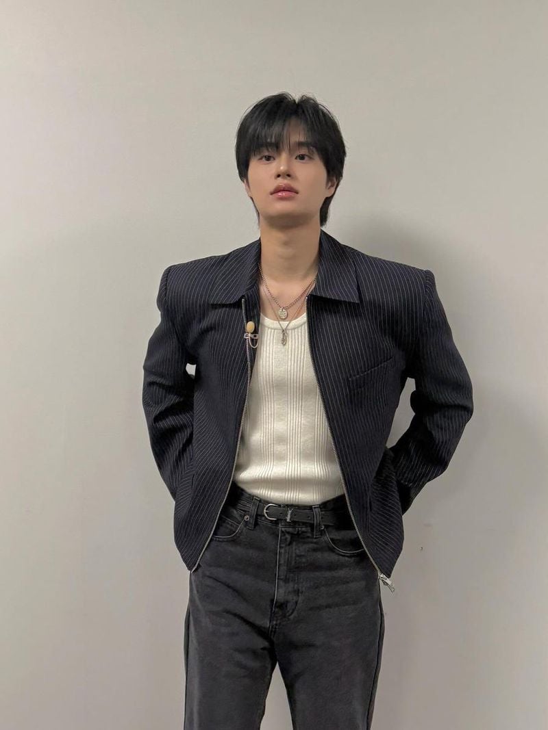 “차분함 속 여운”…이대휘, 깊어진 시선→흑백 무드 완성 / 그룹 AB6IX 이대휘 인스타그램