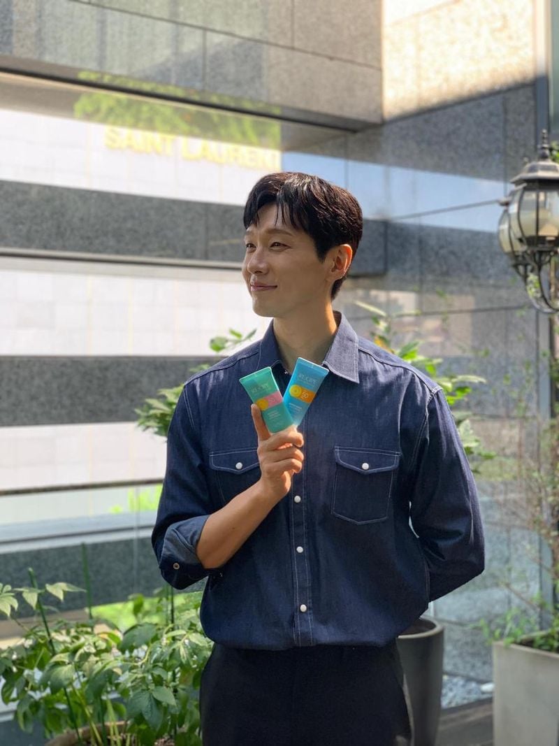 “건강 잘 챙겨주세요”…지현우, 여름 햇살 아래 미소→청량 일상 / 배우 지현우 인스타그램