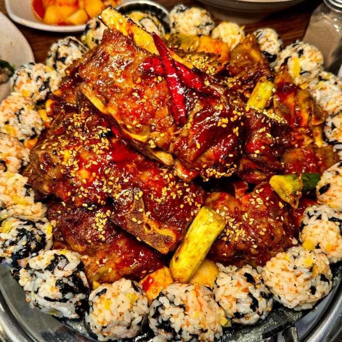 생방송투데이 뼈구이 등장…을지로3가 직장인 술집, 한여름 열기 속 매콤한 유혹→입맛이 달아올랐다