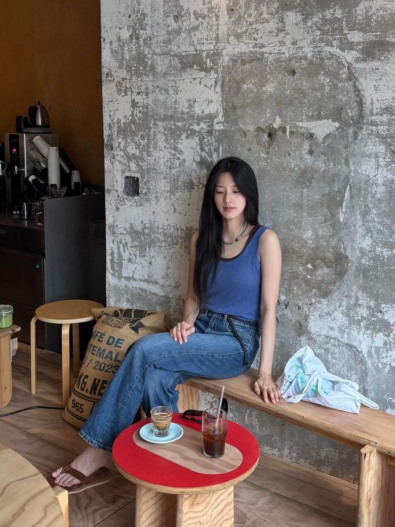 “여름 오후 머무는 시선”…문지원, 무심한 눈빛→잔잔한 여운 / 하트페어링 출연자 문지원 인스타그램