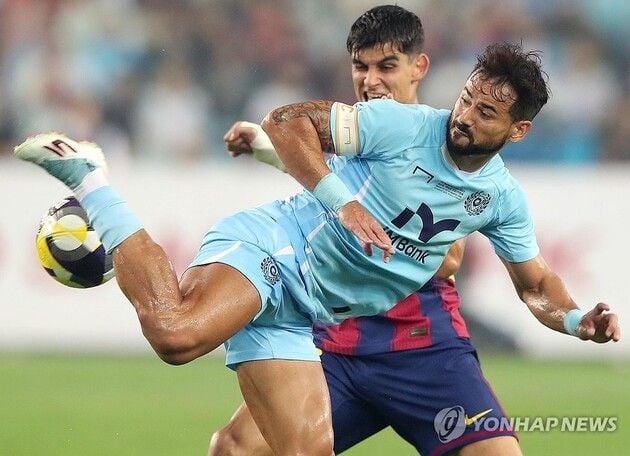 “전반 3실점 무력화”…세징야, 바르셀로나 압박에 대구 0-5 완패 / 연합뉴스
