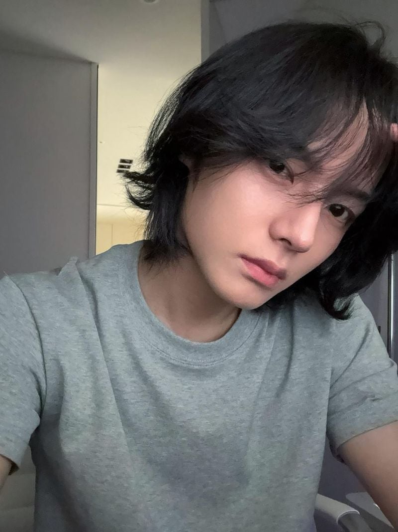 “밤빛이 머문 얼굴”…이세온, 고요한 여름밤→감성 셀카 속 존재감 / 배우 이세온 인스타그램