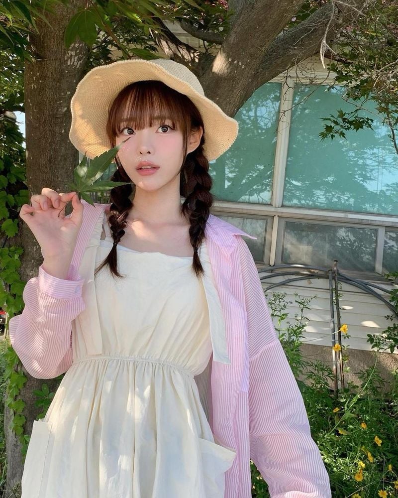 “송예빈을 모아모아”…송예빈, 여름 그늘 아래→순수한 소녀 감성 / 배우 송예빈 인스타그램