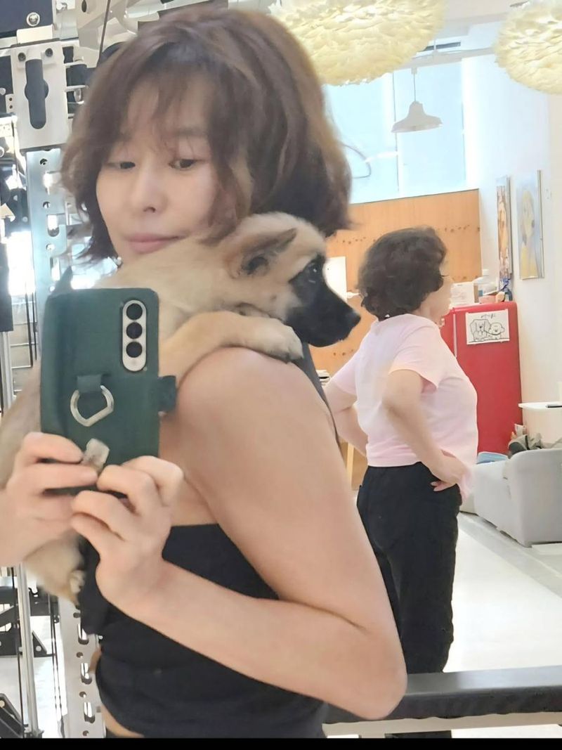 “포근한 오후의 위로”…예지원, 아지랑이 같은 휴식→반려견과의 다정 셀카