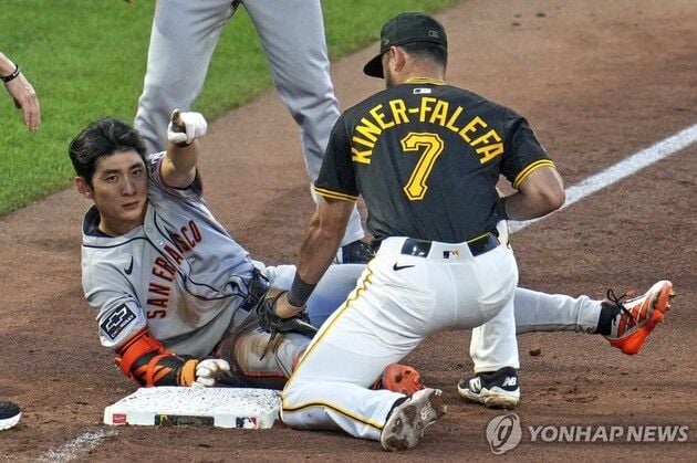 “9번째 3루타 폭발”…이정후, 피츠버그전 2타점 단독 2위 질주 / 연합뉴스