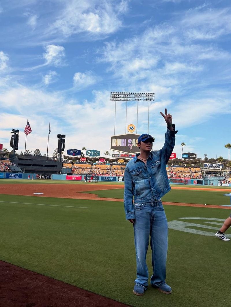 “DODGERS”…민규, 청량한 여름 하늘 아래→자유의 순간 / 그룹 세븐틴 민규 인스타그램