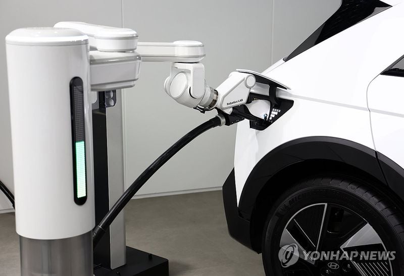 전기차 화재 방지 기술 도입…스마트 제어 충전기 확산→이중 안전장치로 부상