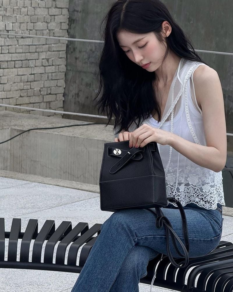“맑은 오후의 흔적”…최예원, 청초한 순간→여름빛 감성 / 걸그룹 오마이걸 아린 최예원 인스타그램