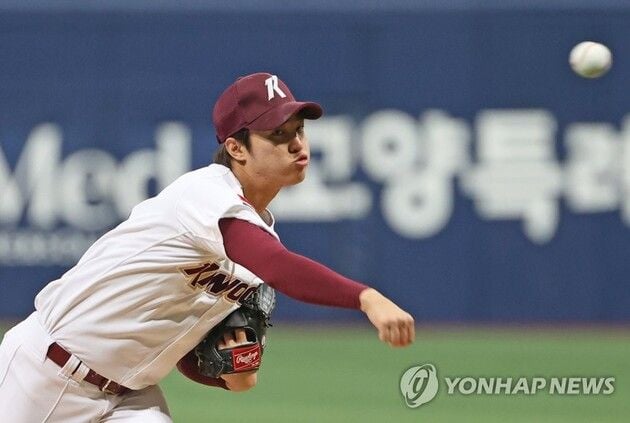 “어깨 인대 수술 결정”…안우진, 최소 1년 재활로 시즌 이탈 / 연합뉴스