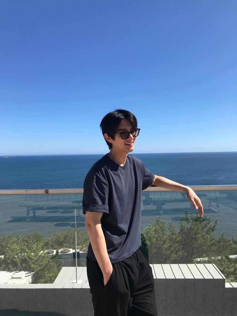 “제주 푸른빛 아래 여유”…박재형, 햇살 속 유쾌 미소→청량 일상 / 인플루언서 박재형 인스타그램