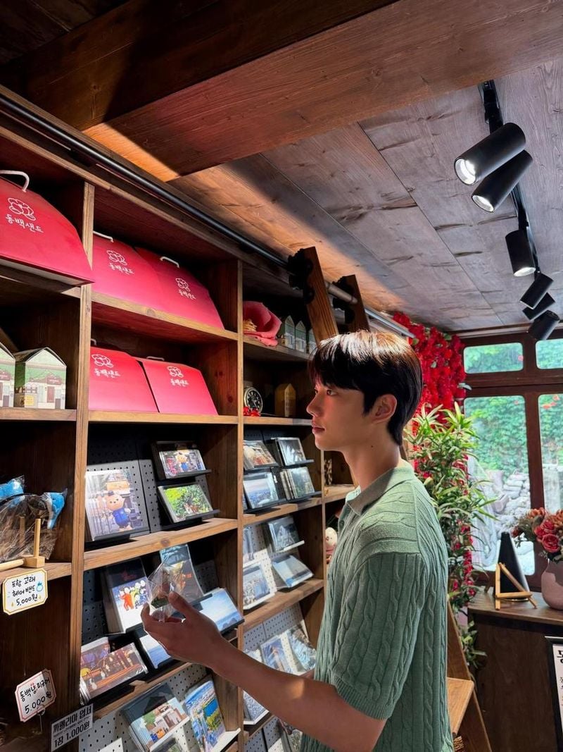 “햇살 닮은 오후”…조준영, 나무향 가득→초록빛 여름 감성 / 배우 조준영 인스타그램