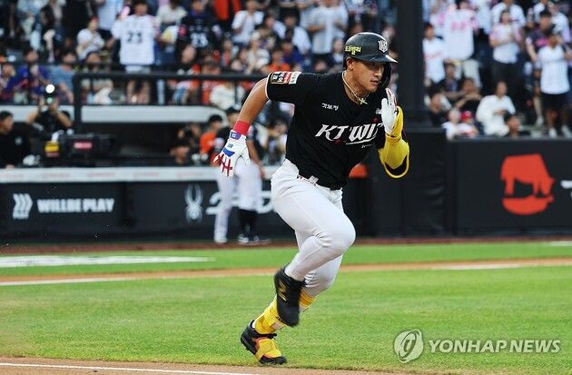 “강백호 싹쓸이 3타점 적시타”…kt, 한화 마무리 공략 5연패 탈출 / 연합뉴스