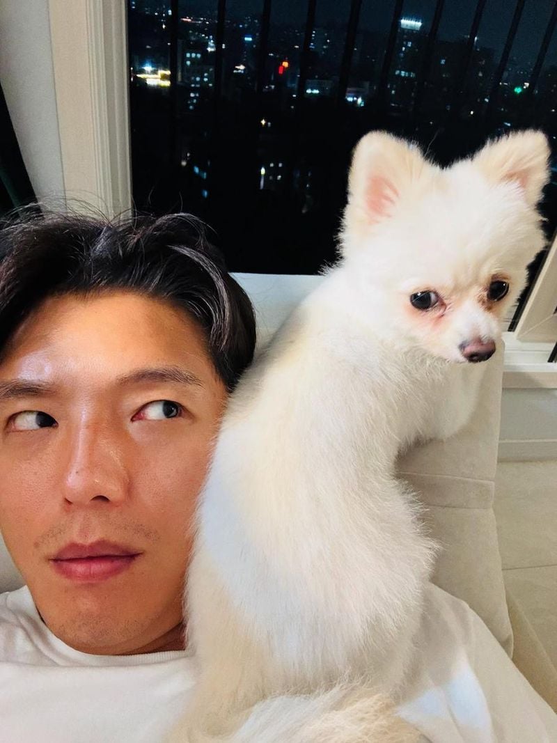 “복길아 너는 냥이가 아니란다”…하준, 깊은 밤 반려견과→사이 닮은 온기 / 배우 하준 인스타그램