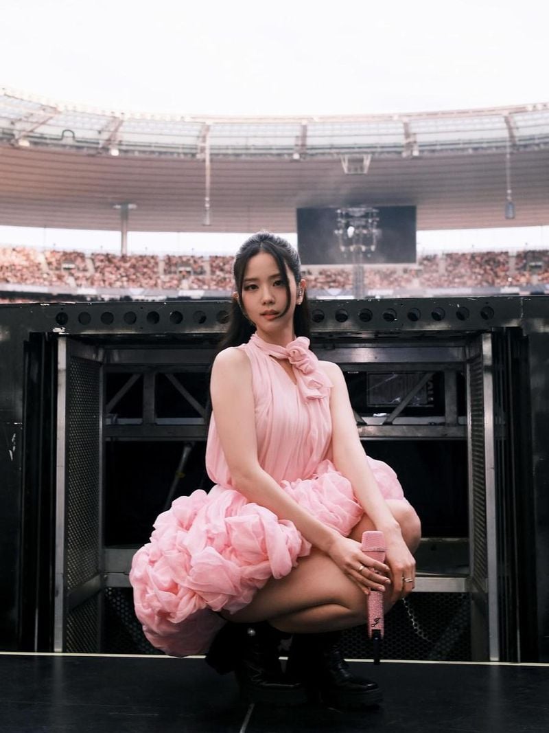 “절대 잊지 못할 감동”…지수, 파리 투어→분홍빛 여운 / 블랙핑크 지수 인스타그램