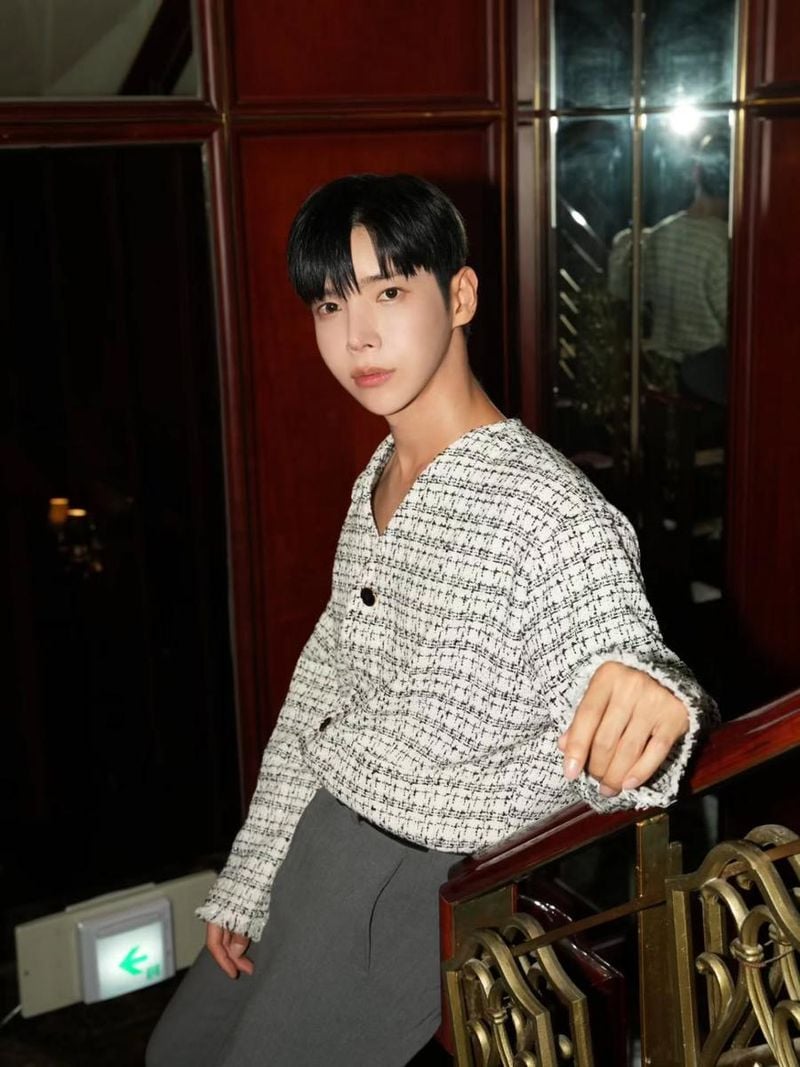 “여름의 완벽함, 한 편의 풍경처럼”…현우, 도회적 정취→고요한 휴식 / 배우 현우 인스타그램