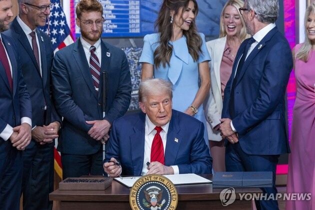 “여자 경기 유전자 검사 가능성”…트럼프, LA올림픽 성전환 선수 출전 강경 입장 / 연합뉴스