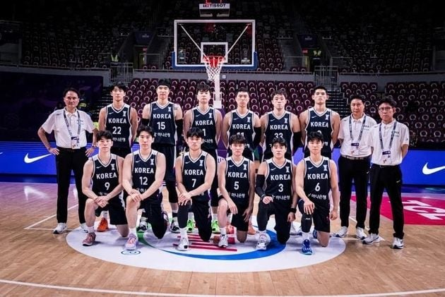 “3점슛 15개 폭발”…호주, 한국에 36점 차 압도적 승리 / 연합뉴스